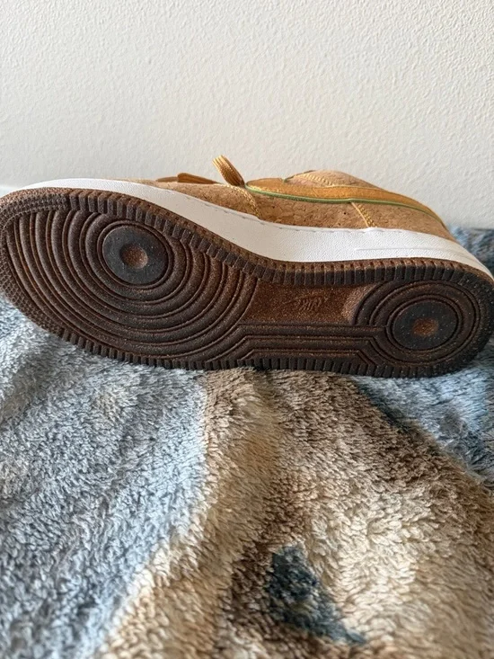 Nike Men’s Air Force 1 Happy Pinneapple - Picture 12 of 16